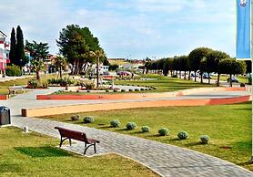 Umag Flat With Terrace and Garden