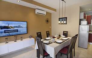 Umag Flat With Terrace and Garden