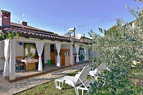 Garden Apartment in Umag