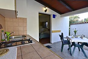 Cozy Flat With Garden Access in Umag