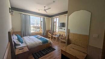 The Rohtang Chalet Cottage