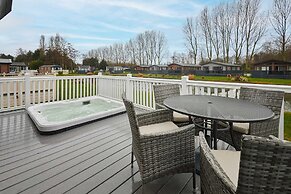 Host Stay Honey Bee Lodge