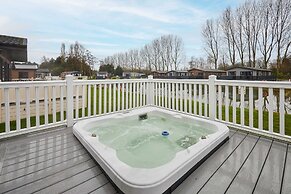 Host Stay Honey Bee Lodge