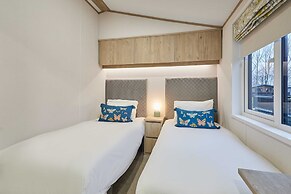 Host Stay Honey Bee Lodge