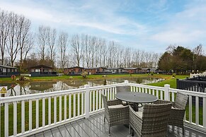 Host Stay Honey Bee Lodge