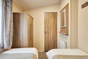 Host Stay Lakeshore Lodge