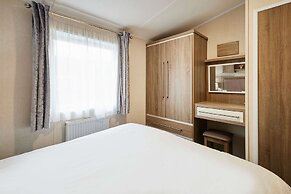 Host Stay Lakeshore Lodge