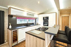 Host Stay Enzo s Lodge