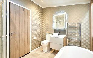 Host Stay Enzo s Lodge