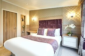 Host Stay Enzo s Lodge