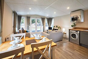 Host Stay Dakota Lodge
