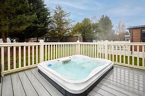 Host Stay Dakota Lodge