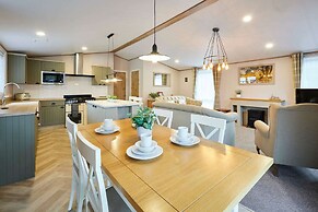 Host Stay Cherry Lodge