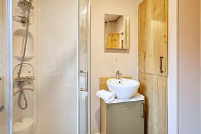 Host Stay Cherry Lodge