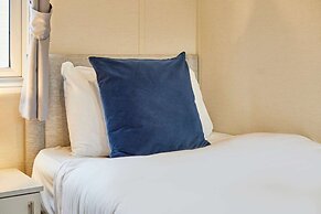Host Stay Fairview Lodge