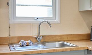 Host Stay Fairview Lodge