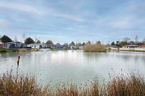 Host Stay Lakeside Gem Lodge