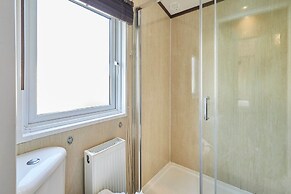 Host Stay Lakeside Gem Lodge