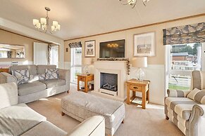Host Stay Lakeside Gem Lodge