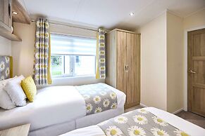 Host Stay The Water Hole Lodge