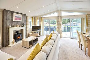 Host Stay The Water Hole Lodge