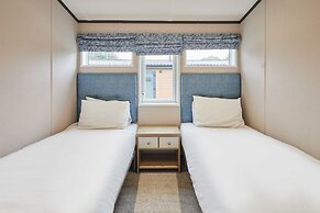 Host Stay Graceland Lodge