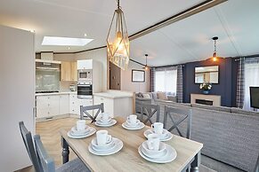 Host Stay Graceland Lodge