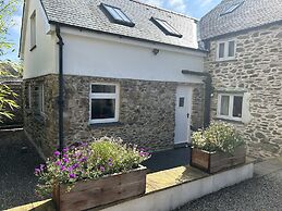 Middle Dean Farmhouse