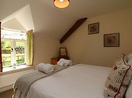 Middle Dean Farmhouse