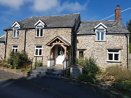 Middle Dean Farmhouse