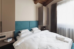 Avenue Chalet