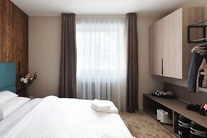 Avenue Chalet