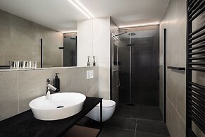 Avenue Chalet