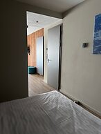 Avenue Chalet