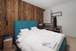 Avenue Chalet