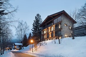 Avenue Chalet
