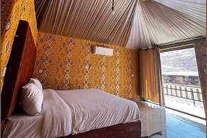 Victoria Luxury Camp