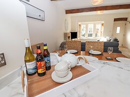 1 Grosvenor Farm Cottages