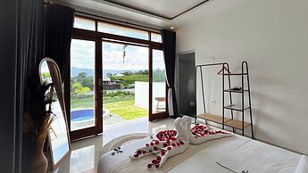 Prada & Abby Hills Kintamani Hot Spring