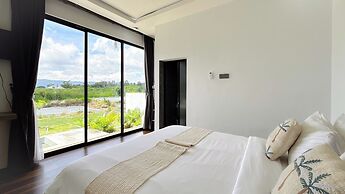 Prada & Abby Hills Kintamani Hot Spring