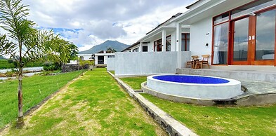 Prada & Abby Hills Kintamani Hot Spring