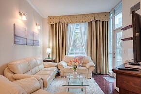 Toronto City Suites - Front St