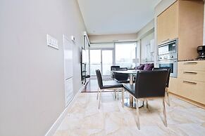 Toronto City Suites - Front St