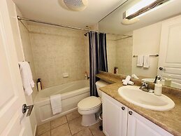 Toronto City Suites - Front St
