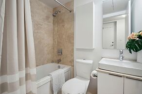 Toronto City Suites - Front St