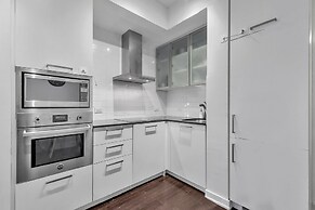 Toronto City Suites - Front St