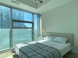Toronto City Suites - Front St