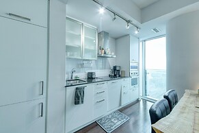 Toronto City Suites - Front St