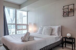 Toronto City Suites - Front St