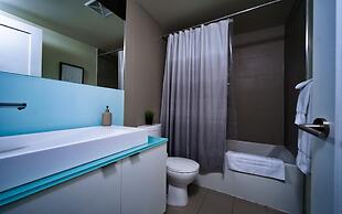 Toronto City Suites - Front St